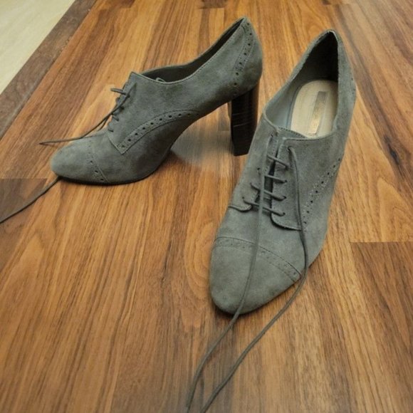 Tahari Evo Lace Up Oxford pump - Picture 1 of 4